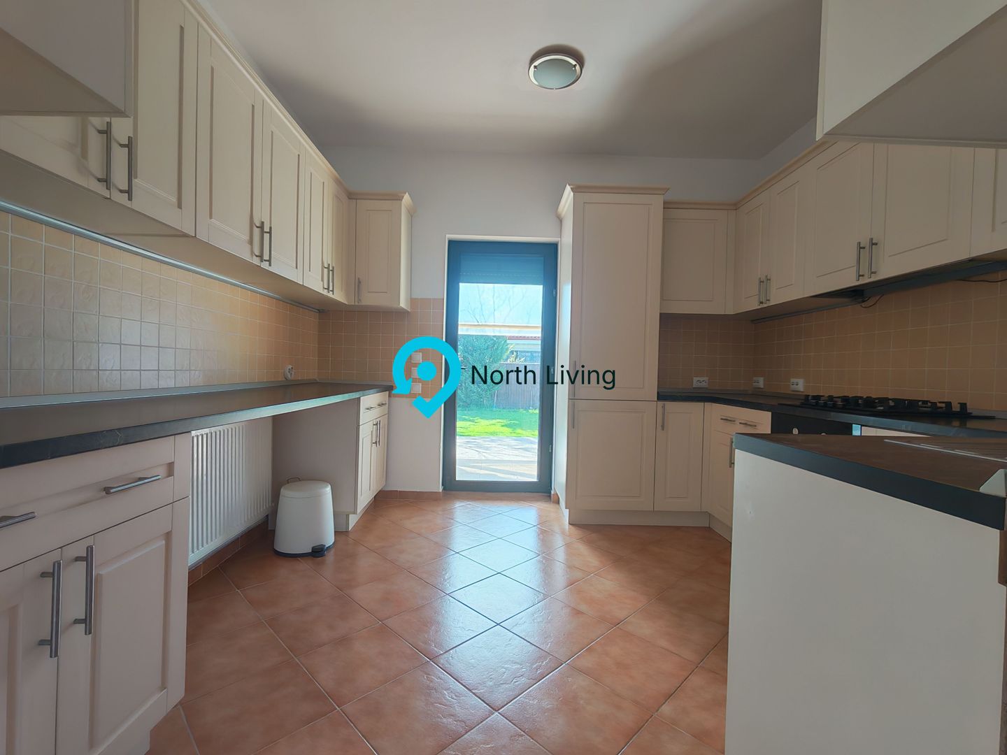 Vila 4 camere | Garaj | Curte 400 mp | zona Corbeanca - Tamasi - Poză 8