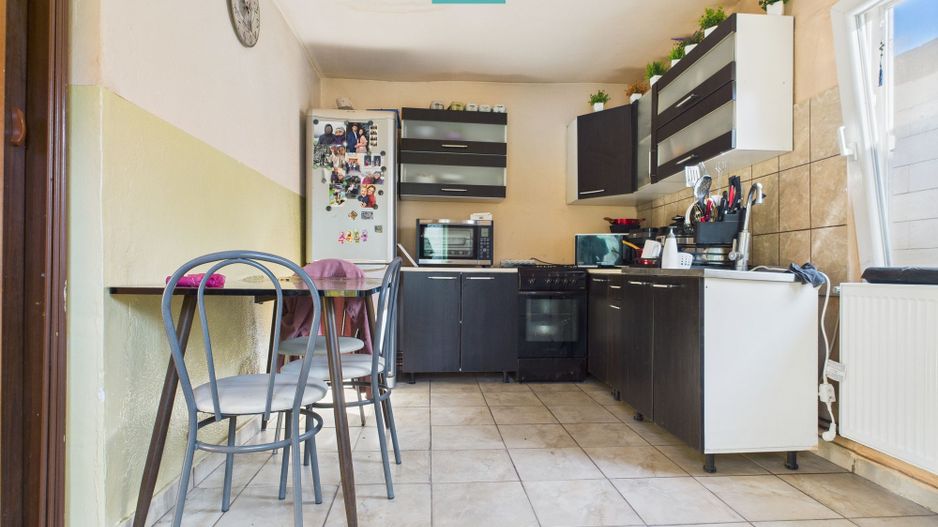 Casă  cu 6 camere in Urseni - Poză 8