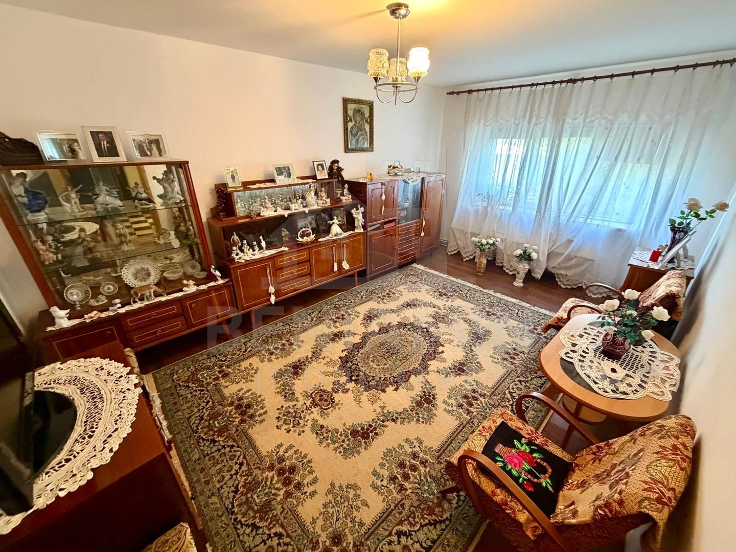 4 camere decomandate - Craiovita Noua - etaj 2 cu 2 bai - bloc 1982 - - Poză 1