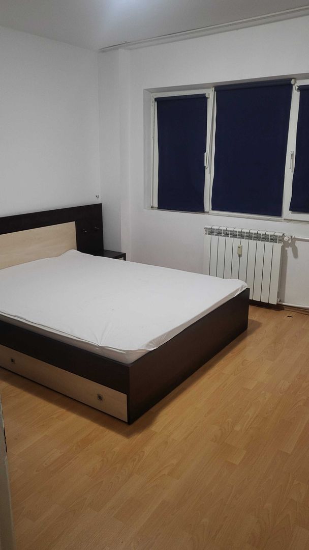Apartament 2 camere Delfinului, decomandat, boiler, etaj 7 din 10, pet friendly - Poză 3