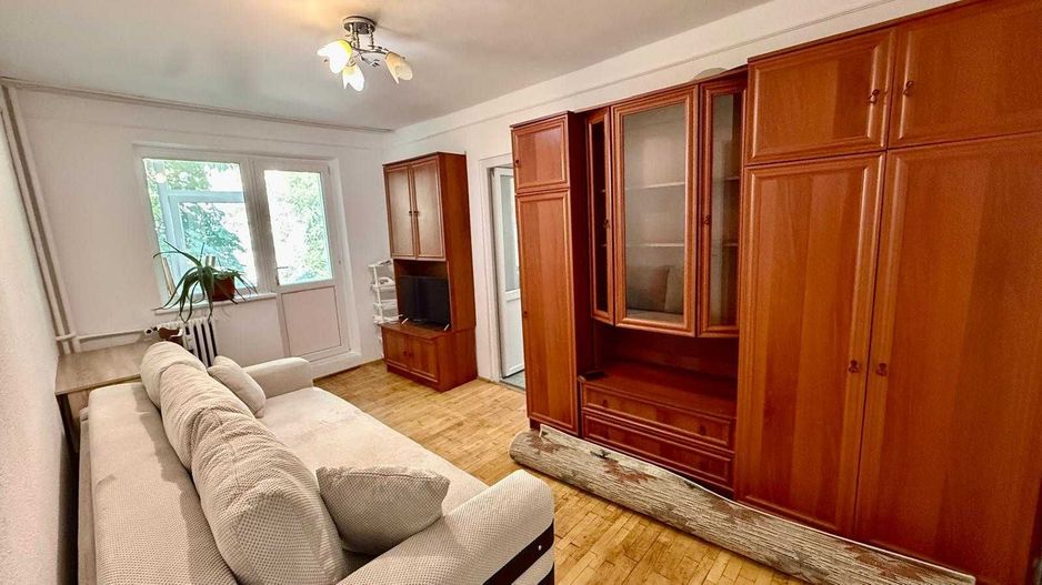 Apartament 1 camera 28 mp Podu Ros Cantemir 360 euro - Poză 1