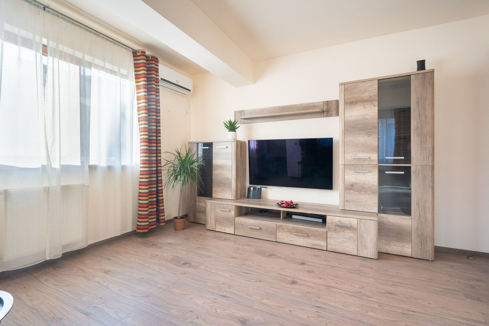 COMISION 0% - Apartament 4 camere 93mp in complex inchis, langa parc si metrou - Poză 2