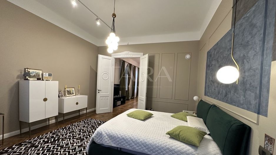 Eleganță, lumină și liniște – 3 camere în inima Clujului - Poză 13