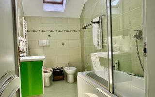 Vila care redefinește echilibrul între rafinament, spațiu și liniște - Poză 64