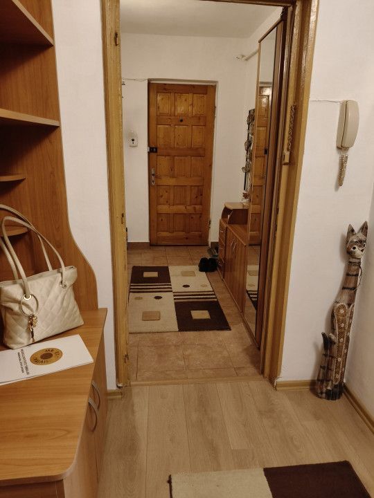 Apartament 3 camere situat în centrul orașului Târgu Jiu, pe pietonală - Poză 2