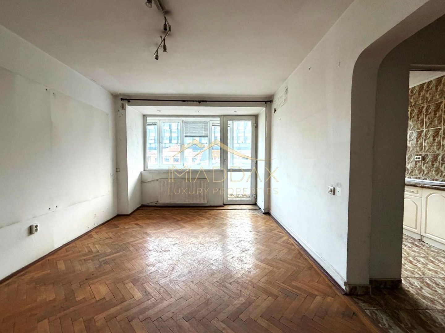 Apartament 2 camere de renovat // Dorobanti // bvd Iancu de Hunedoara - Poză 1