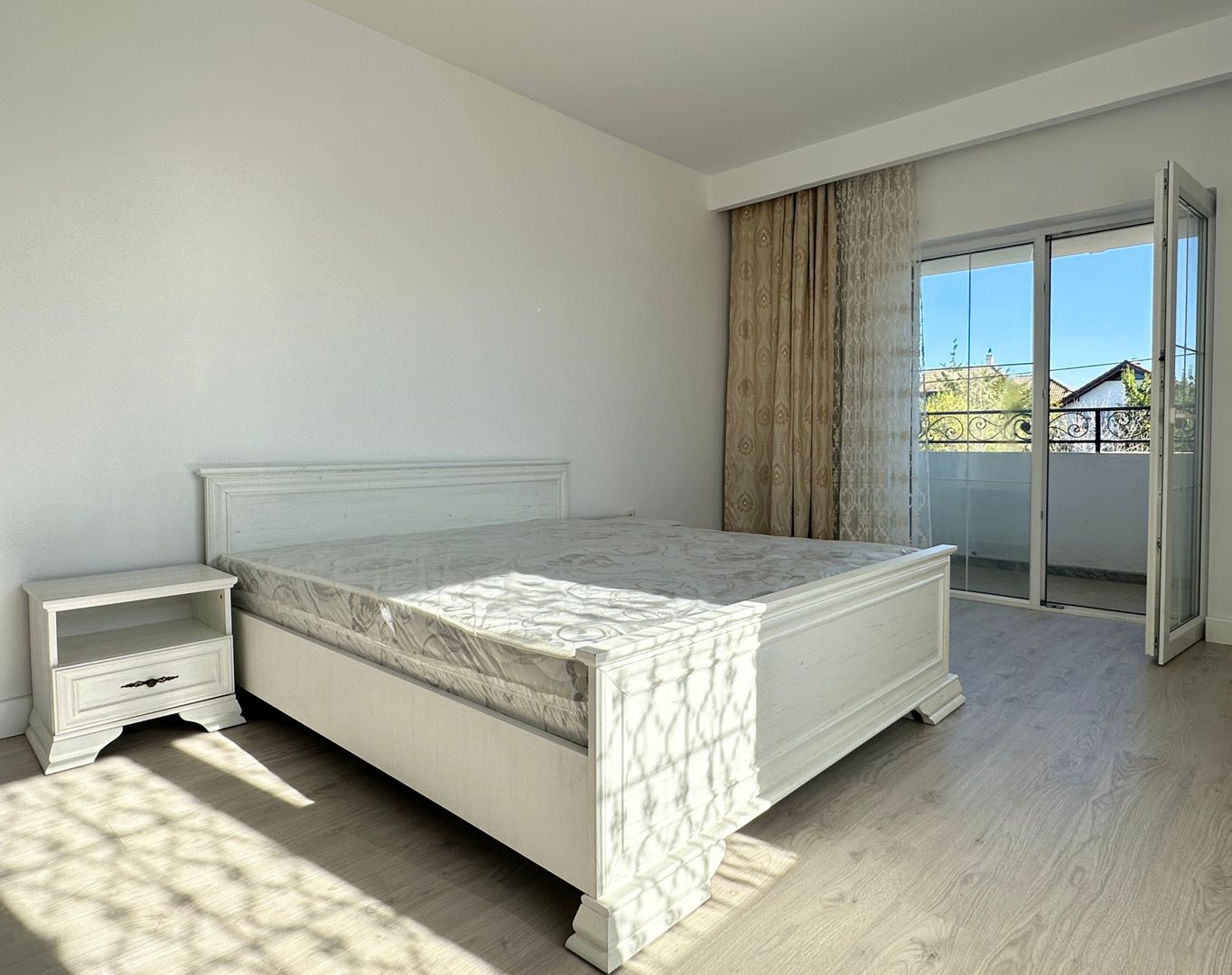 Vânzare casă 5 camere nouă elegantă și spațioasă în Hărman - Poză 19