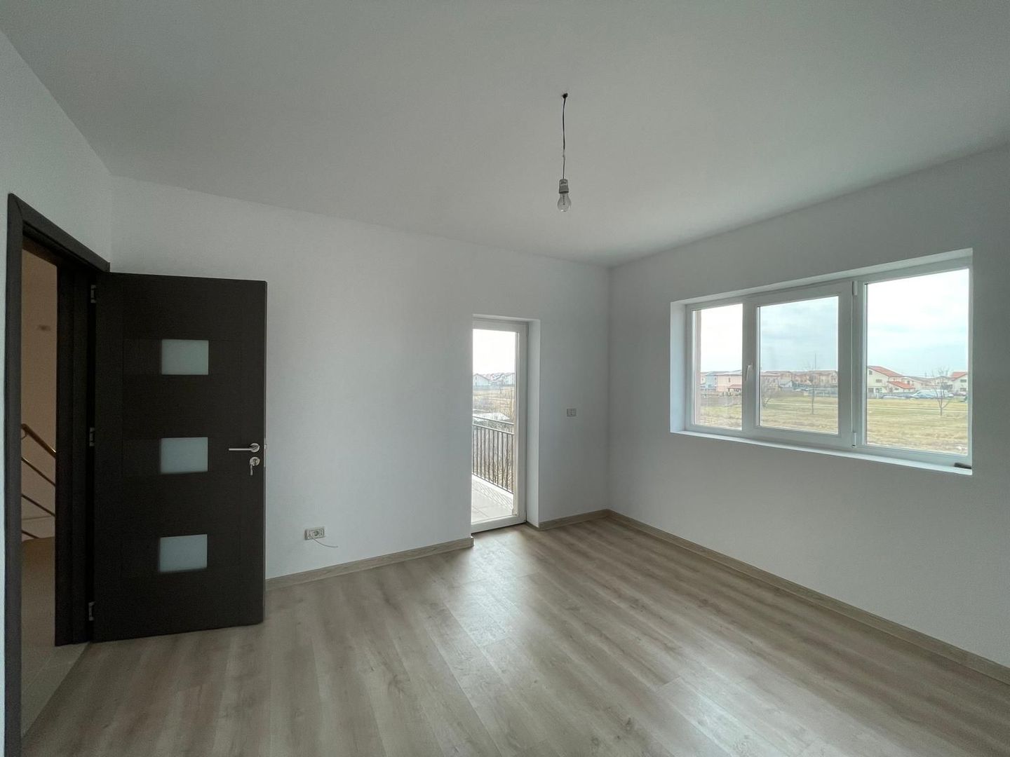 Duplex 4 camere - toate utilitatile - Mosnita Noua - Poză 10