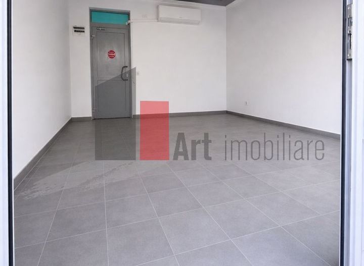 Spatiu Comercial de Inchiriat in Valea Oltului in cadrul unui complex comercial - Poză 1