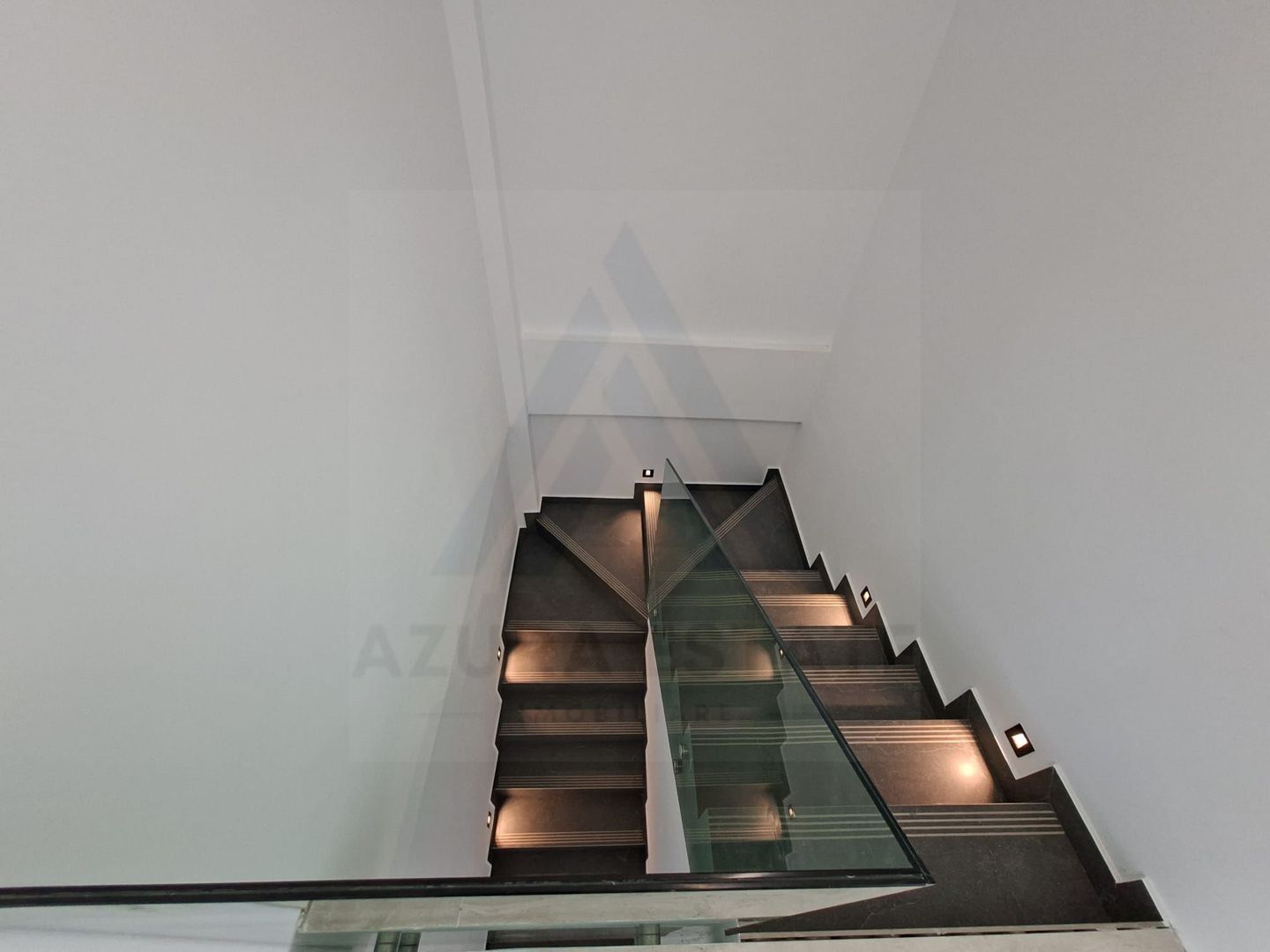 Casă moderna 229 mp utili garaj  piscina terasa balcon Cisnadioara - Poză 13