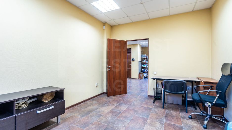 Vanzare spatiu comercial de 256 m2 în centrul capitalei - Poză 17