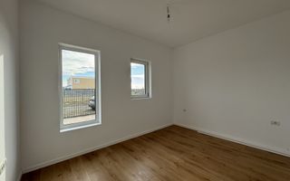 Duplex cu 4 camere si teren generos de 352 mp – Mosnita Noua - Poză 7