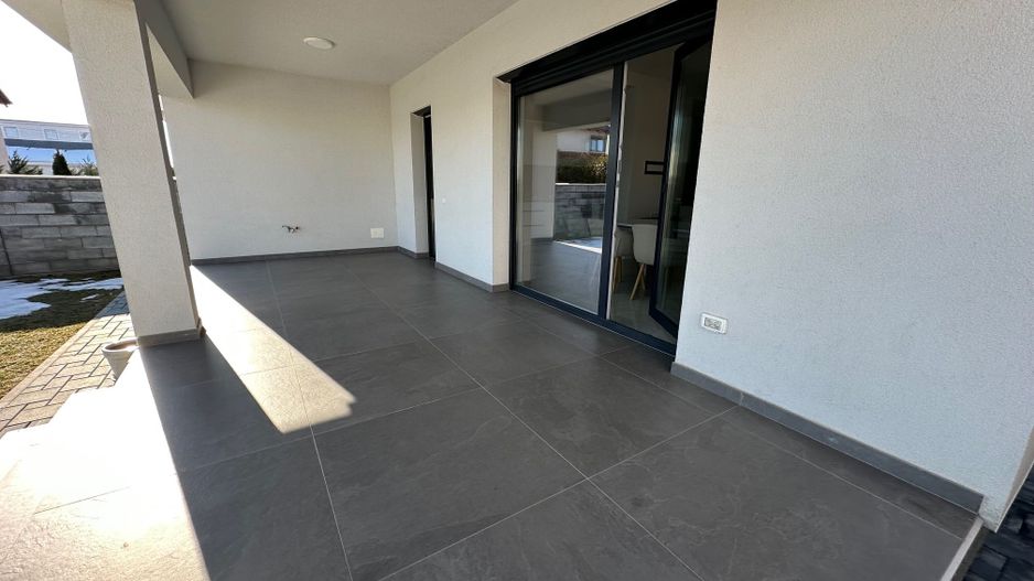 Duplex despărtit  prin garaj zona Ikea - Poză 9