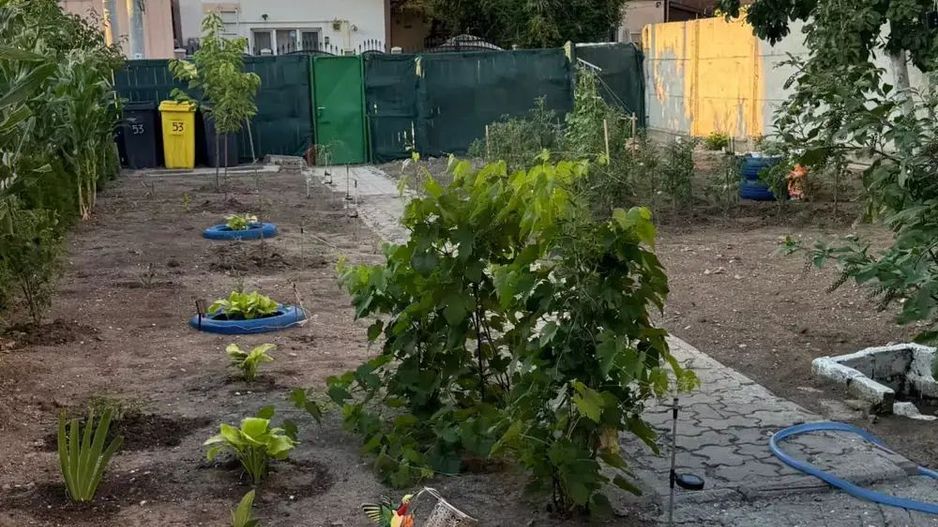 De vanzare casa + TEREN, zona Antiaeriana sector 5 - Poză 1