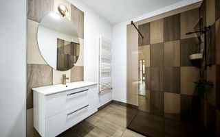 Vilă Individuală cu o curte generoasa zona Aparatorii Patriei - Poză 7