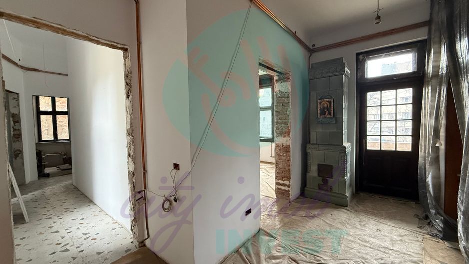 Apartament boieresc partial renovat - Poză 3