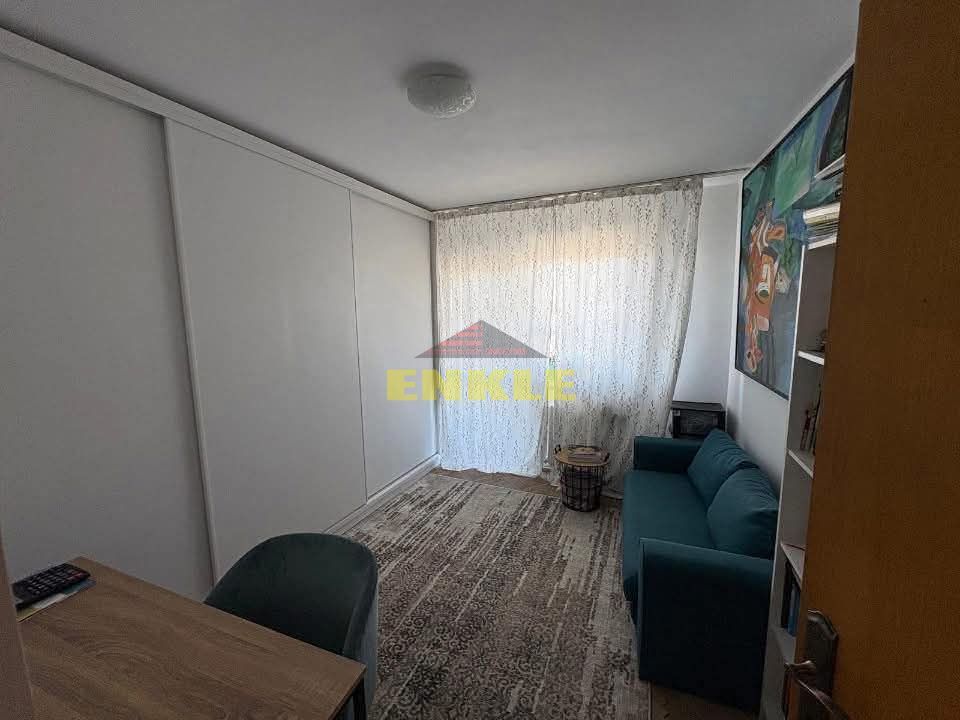 DE ÎNCHIRIAT – APARTAMENT 4 CAMERE, ZONA BAZAR - Poză 2