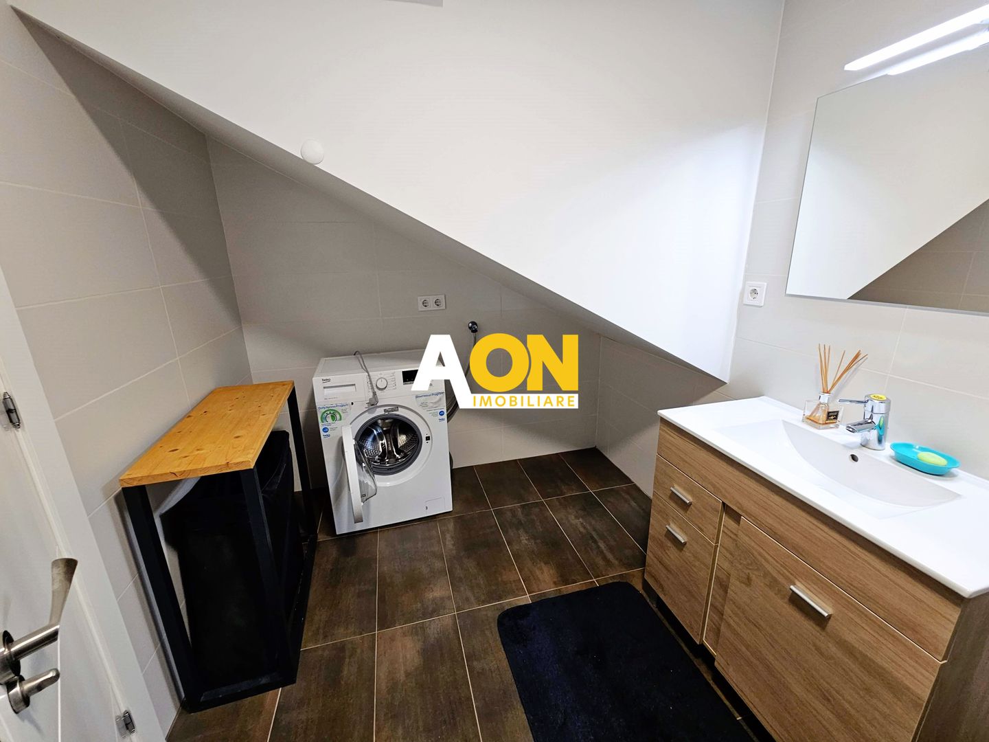 Casa tip insiruit, 5 camere, 2 bai, mobilata si utilata - Poză 9