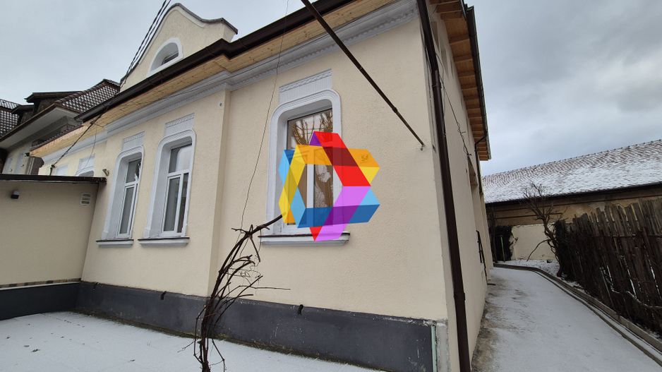 Casa de vânzare zona Centrală - 225 mp - Poză 2