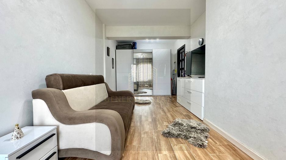 Vânzare apartament cu 2 camere, 67 m.p. - Complexul Royal Town. - Poză 3