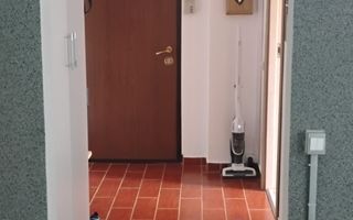 Apartament cu trei camere, zona Straduintei, 95.000€ negociabil - Poză 3