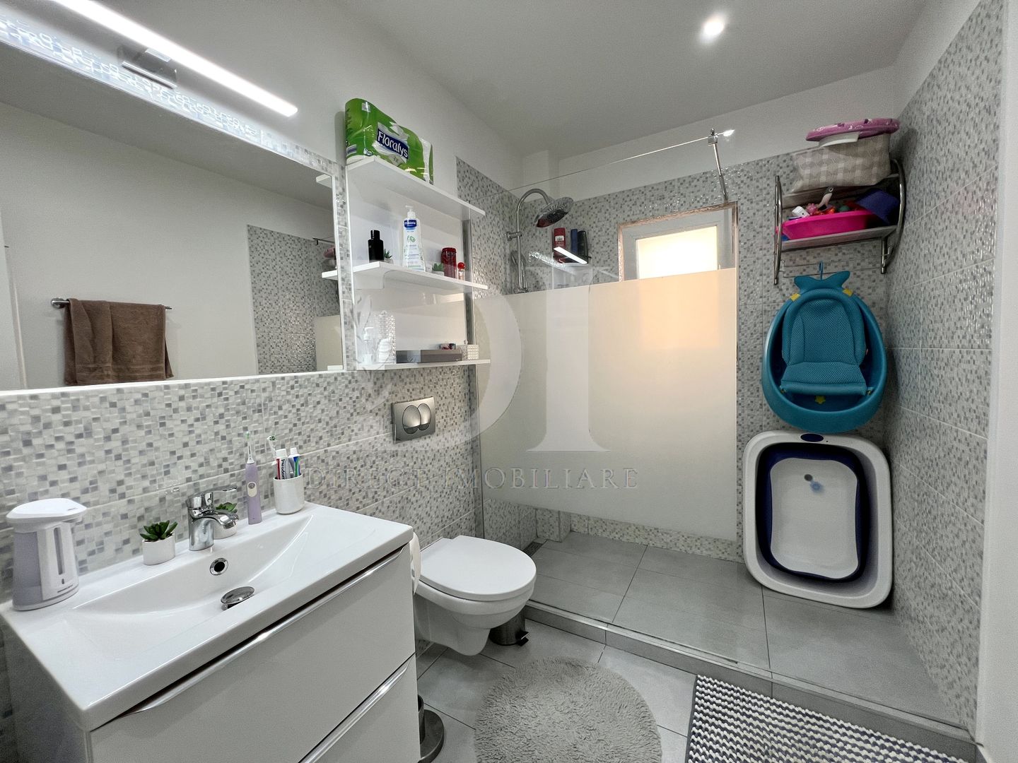 Apartament cu doua camere / Curte / Parcare - Poză 10