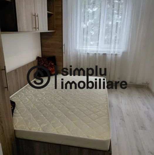 3 camere semidecomandate, etaj 1, centrala termica - 400 Euro - Poză 1