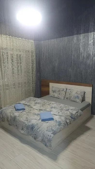 Închiriez apartament 1 cameră, Mazepa 1, bloc Salcia, parter, 300 euro - Poză 1