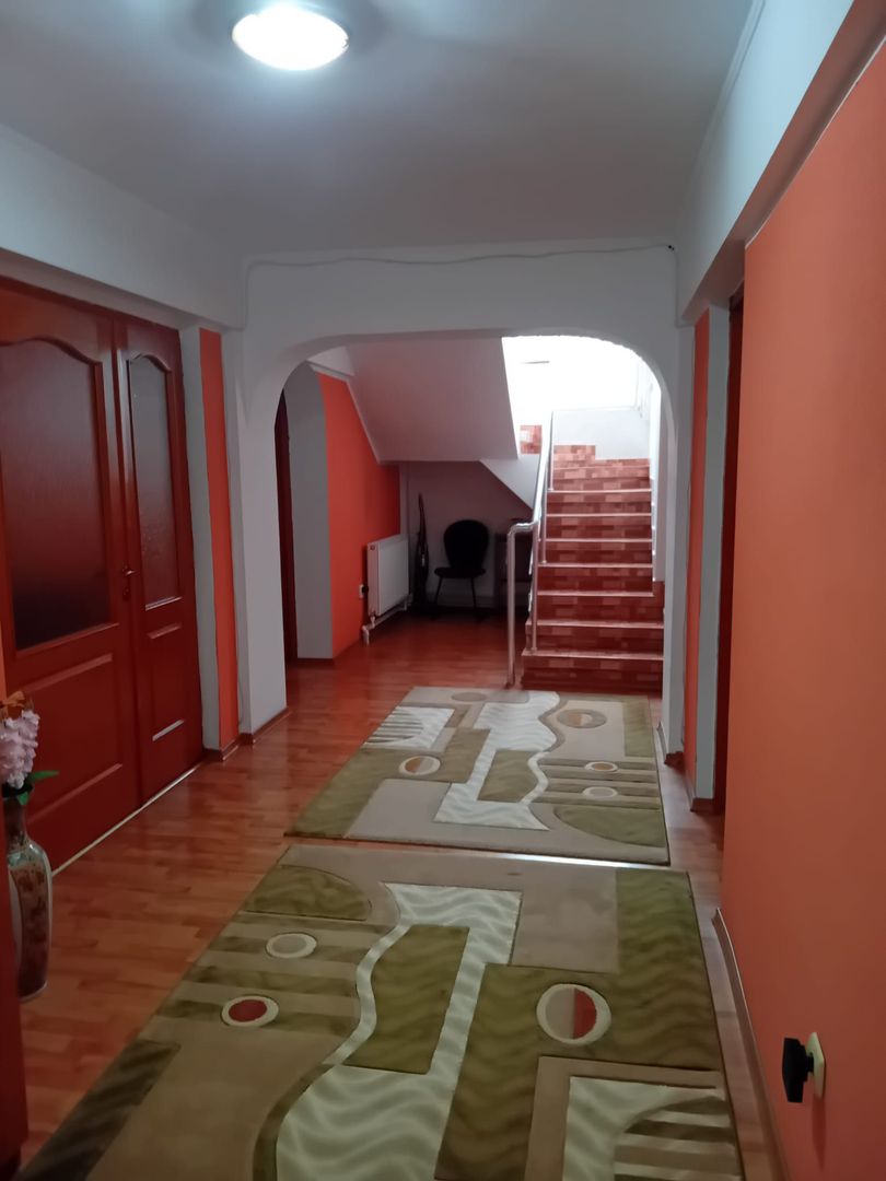 Casă Spațioasă P+1+M, 265 mp Utili, 1000 mp Teren – Toate Utilitățile, Vânători - Poză 17