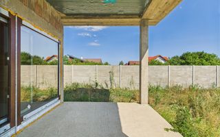 Casă la roșu  pe parter - Moșnița Veche - Poză 24