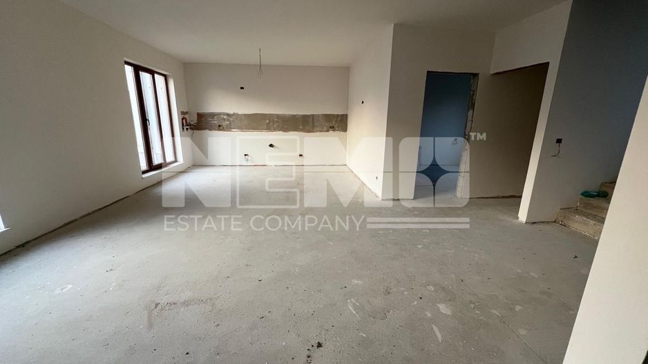 Case Semifinisate | Cu Garaj și curte - Poză 2