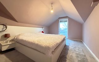 Casă spațioasă în Varias, împărțită în două unități cu acces separat - Poză 8