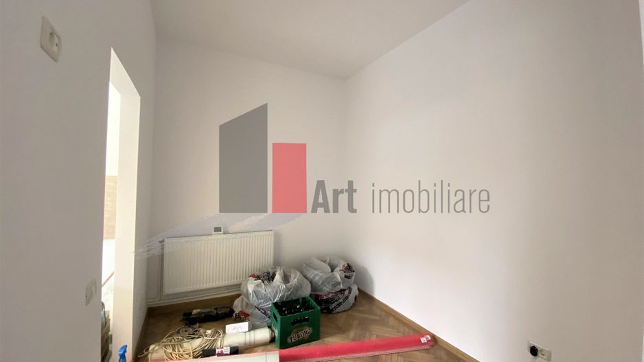 Garsoniera spatioasa in vila cu loc parcare | Zona Mosilor - Poză 4