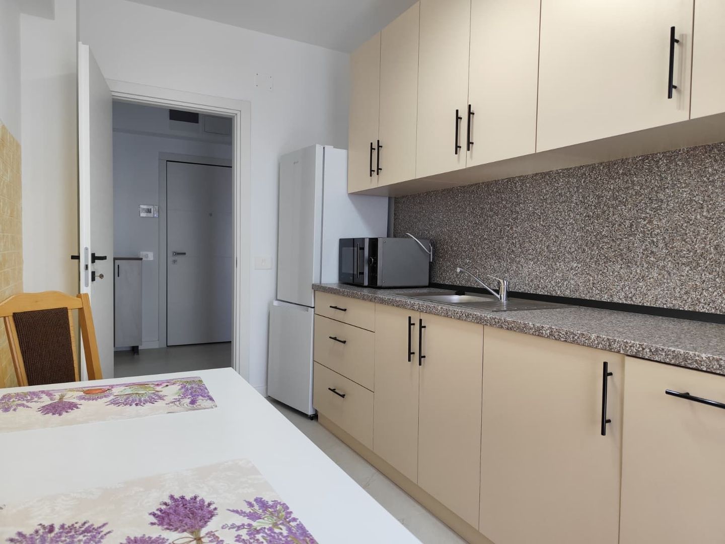 Apartament cu 2 camere de inchiriat, in Prima Arena, Iosia Sud, Oradea - Poză 9