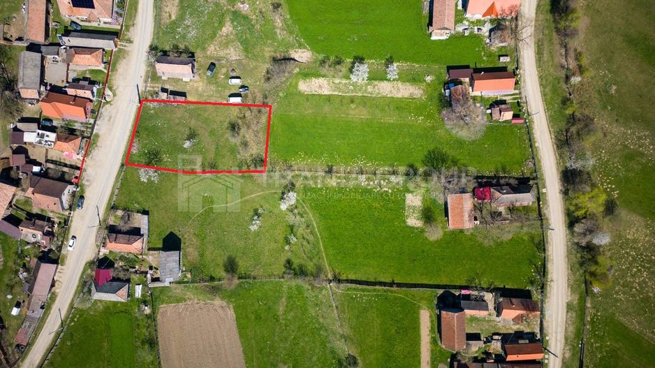 Teren intravilan, 1100 mp - Localitatea Zagon - Poză 3