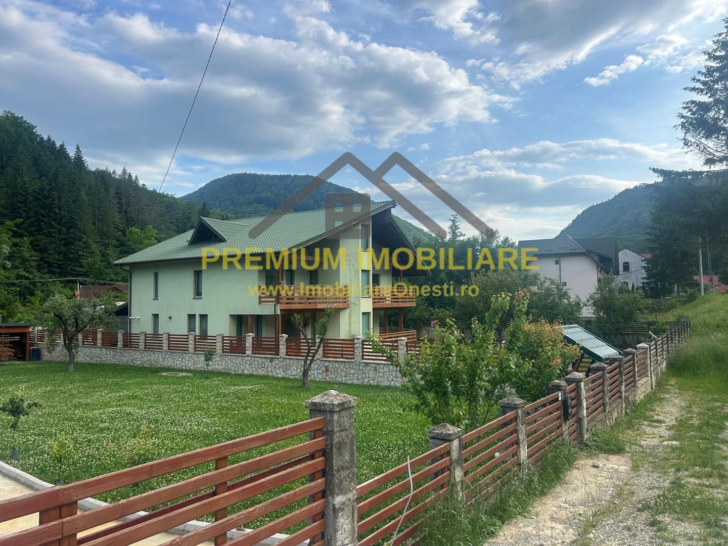 Casa/Pensiune de vanzare Slanic-Moldova Reducere pret luna Iulie - Poză 1