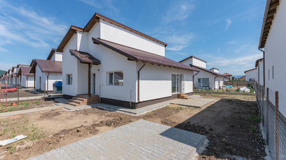 Casa de închiriat în Sânpetru - bucatarie mobilata si utilata - Poză 1