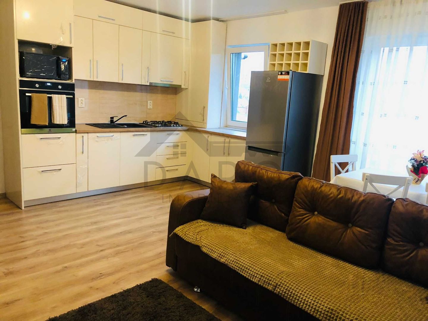 APARTAMENT DE LUX cu 2 camere, GARAJ subteran – ULTRA CENTRAL, bloc nou, Targu Mures - Poză 2