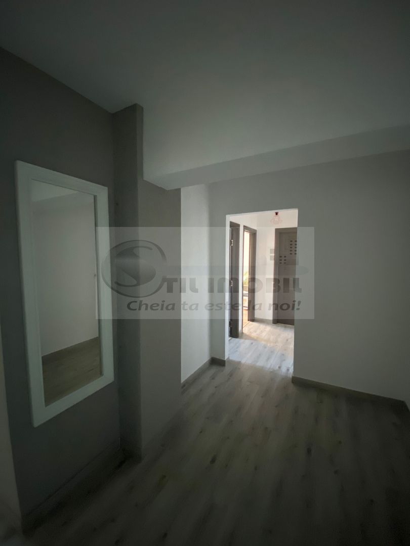 Apartament 3 camere | Lângă UMF Iași | Renovat complet-800 Euro - Poză 3