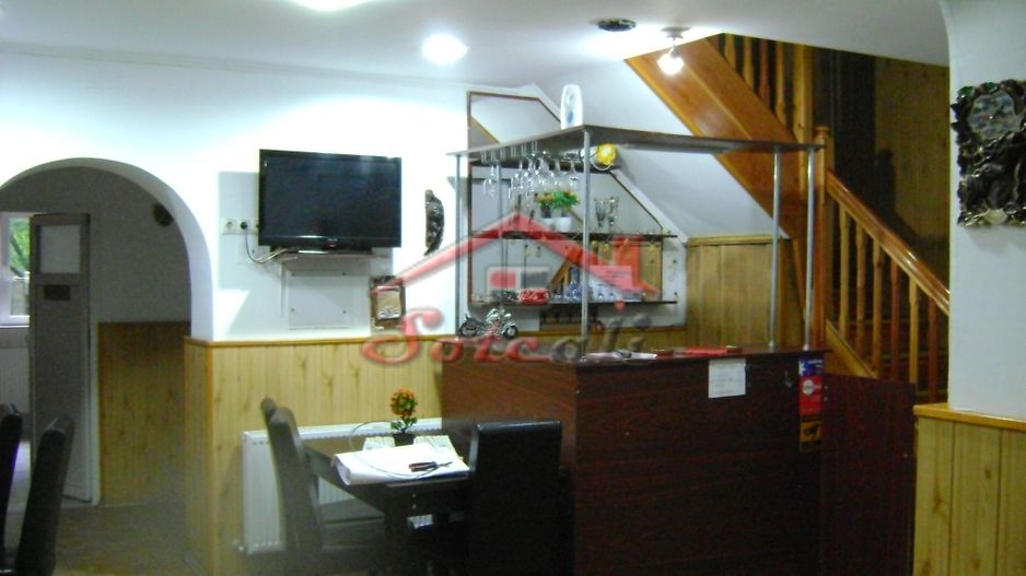Pensiune de vanzare P+E Busteni - central - Poză 12