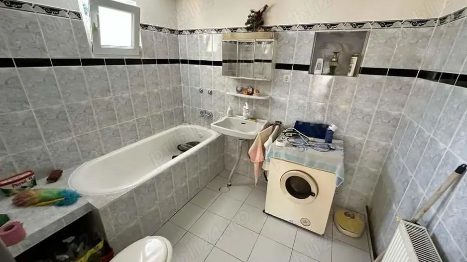 Vand sau schimb Casa P+Et+M -zona Piata Mare Str Bujorului - Poză 9