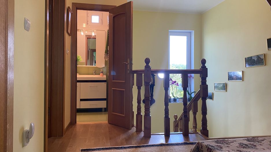 Oaza de liniste si verdeata! Vanzare casa cu 5 camere in Pucioasa - Poză 31