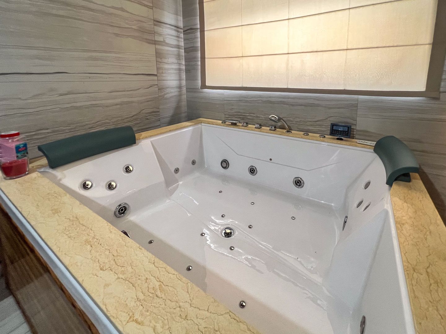Ready to move  |  Vila premium cu piscina și jacuzzi încălzite - Poză 51