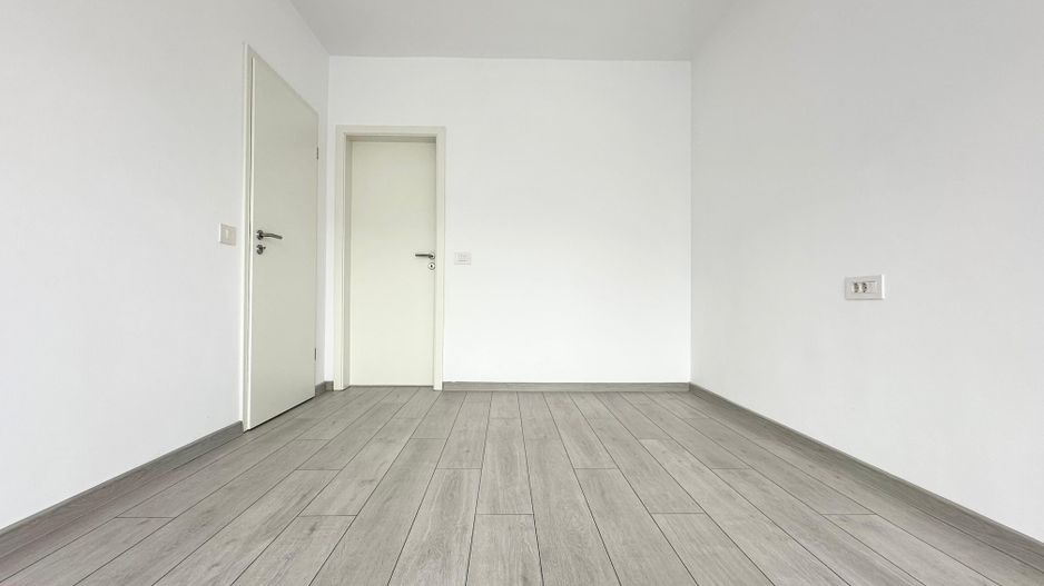 Apartament 3 camere, nemobilat | Parcare  + boxă - Poză 7