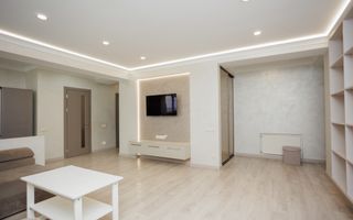 Spre vînzare apartament spațios, 2 dormitoare și living, sec. Botanica - Poză 7