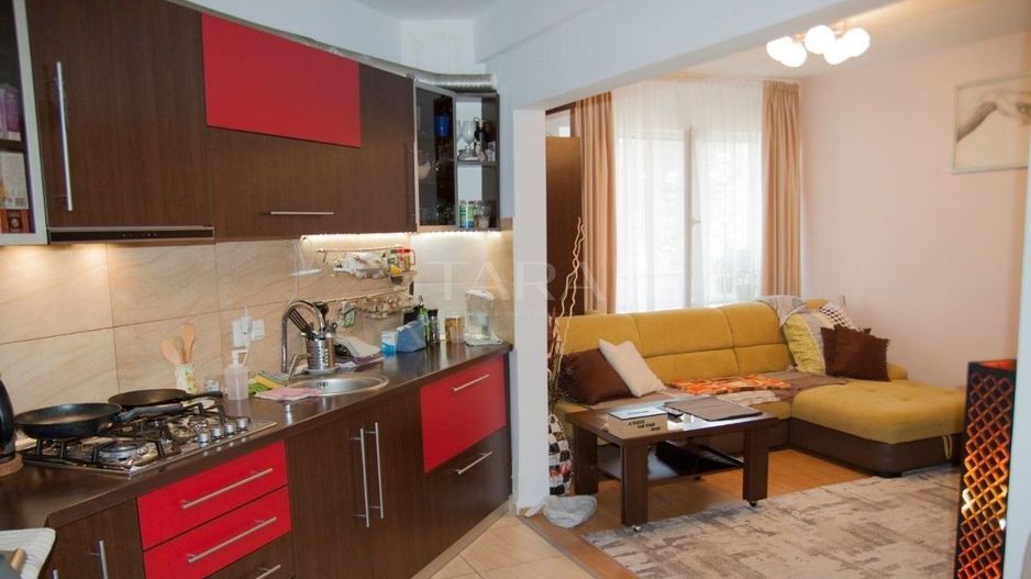 Apartament 3 camere, Petrom, mobilat, utilat, cu loc de parcare privat - Poză 2