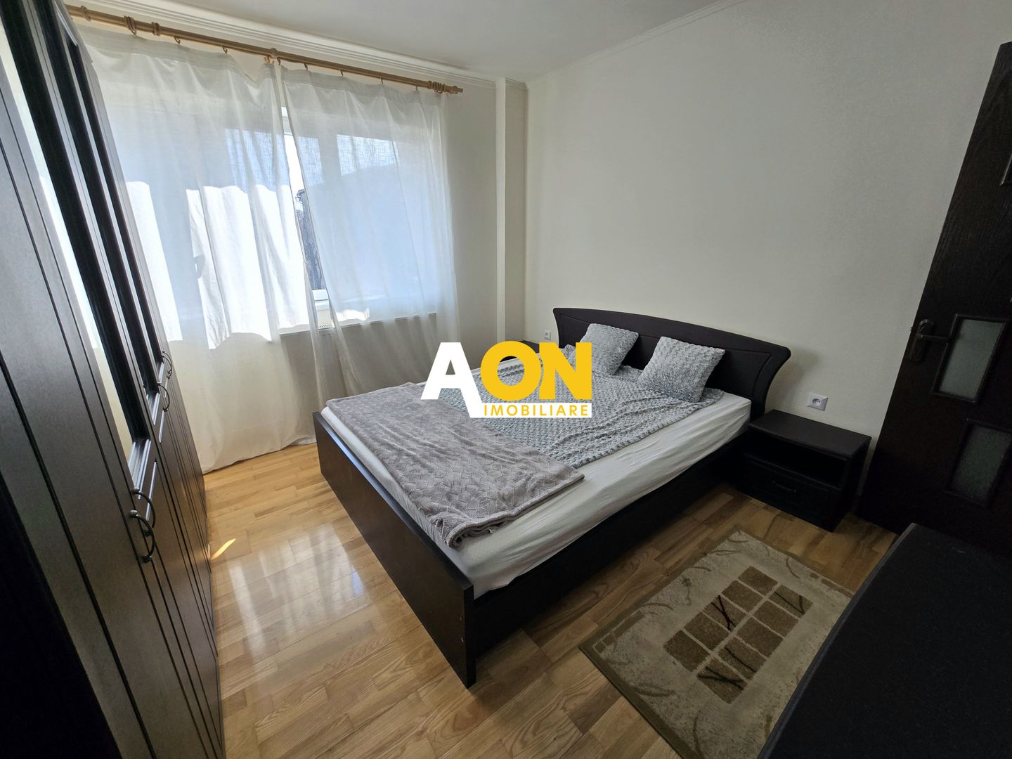Apartament 2 Camere, Renovat Zona Cetate, Bloc cu Lift - Poză 3