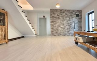 Duplex cu 4 camere si dressing mobilat in Giroc zona Planetelor la asfalt. - Poză 4