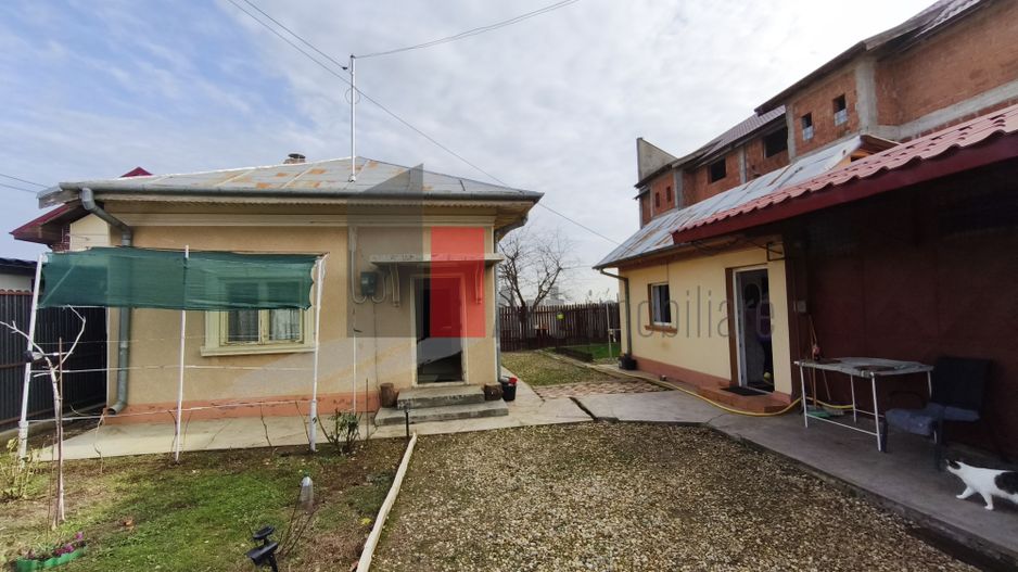 Casa curte cu teren 1600 mp Manolache - Poză 14