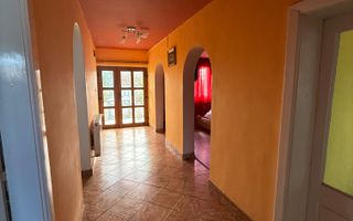 Casă cu teren central în Miersig 20 km de Oradea - Poză 8